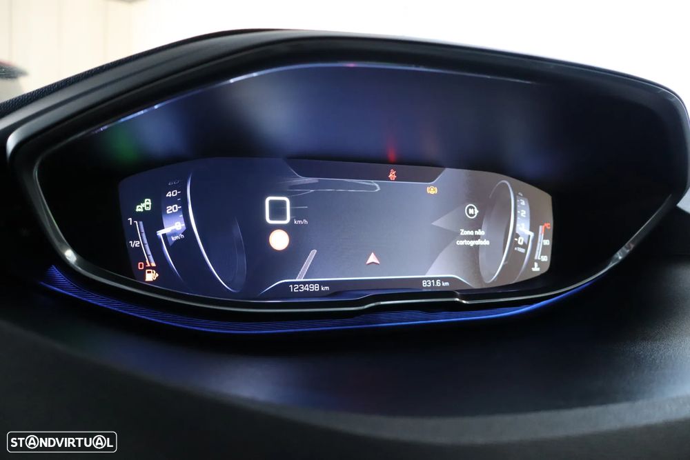 Peugeot 3008 PureTech 130 Stop & Start GPF Allure - 24