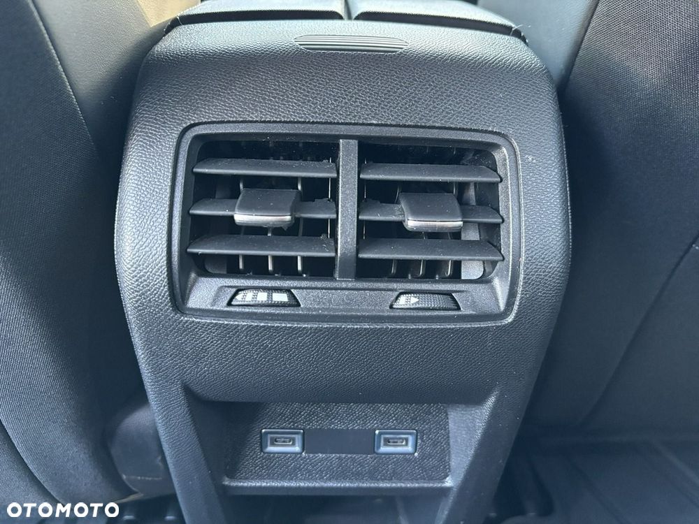 Peugeot 308 - 24