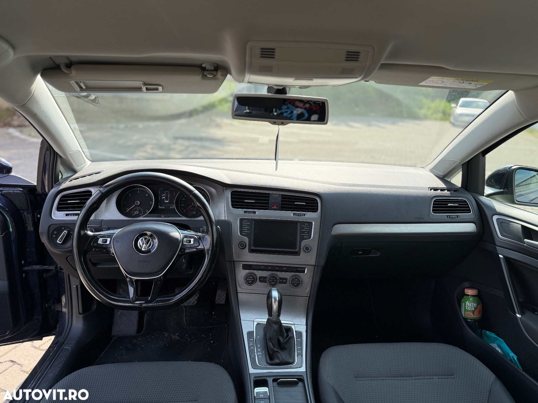 Volkswagen Golf 1.6 BlueTDI DSG Comfortline - 9