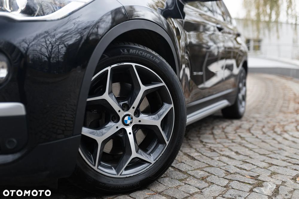 BMW X1 sDrive20i GPF xLine - 3