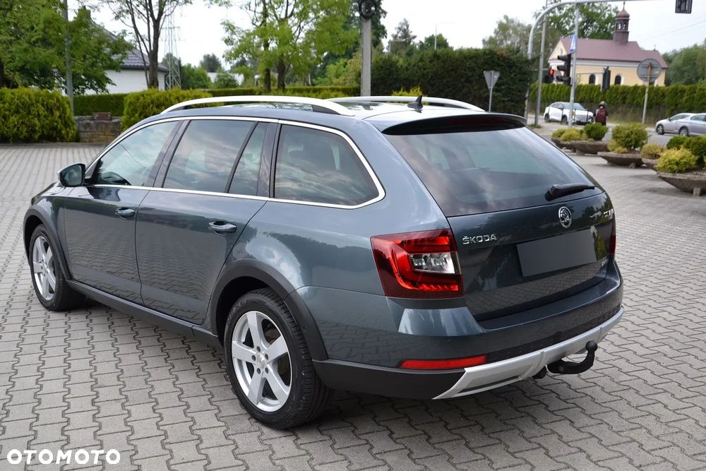 Skoda Octavia 2.0 TDI 4x4 Elegance DSG - 6