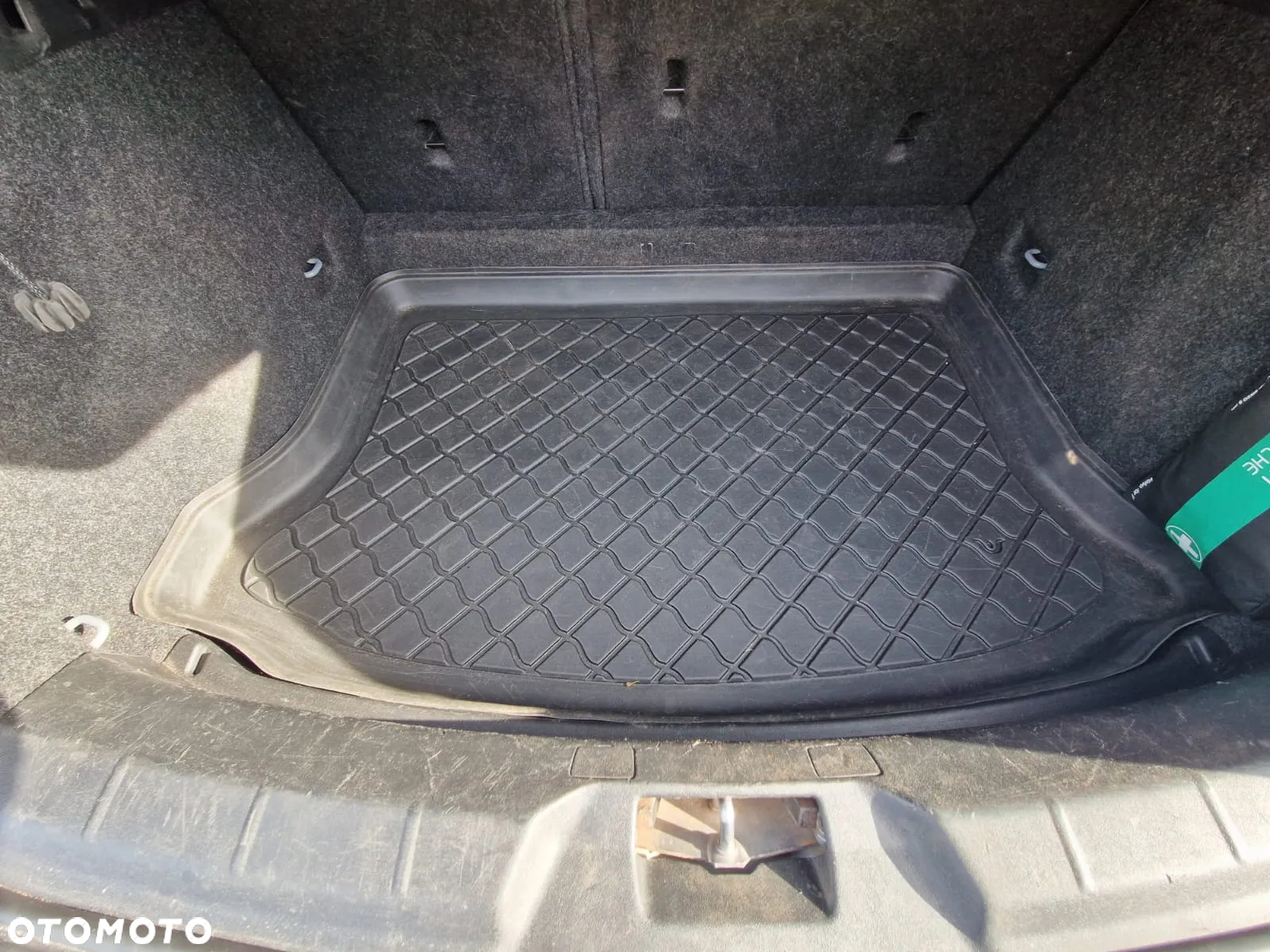 Volvo V40 - 24
