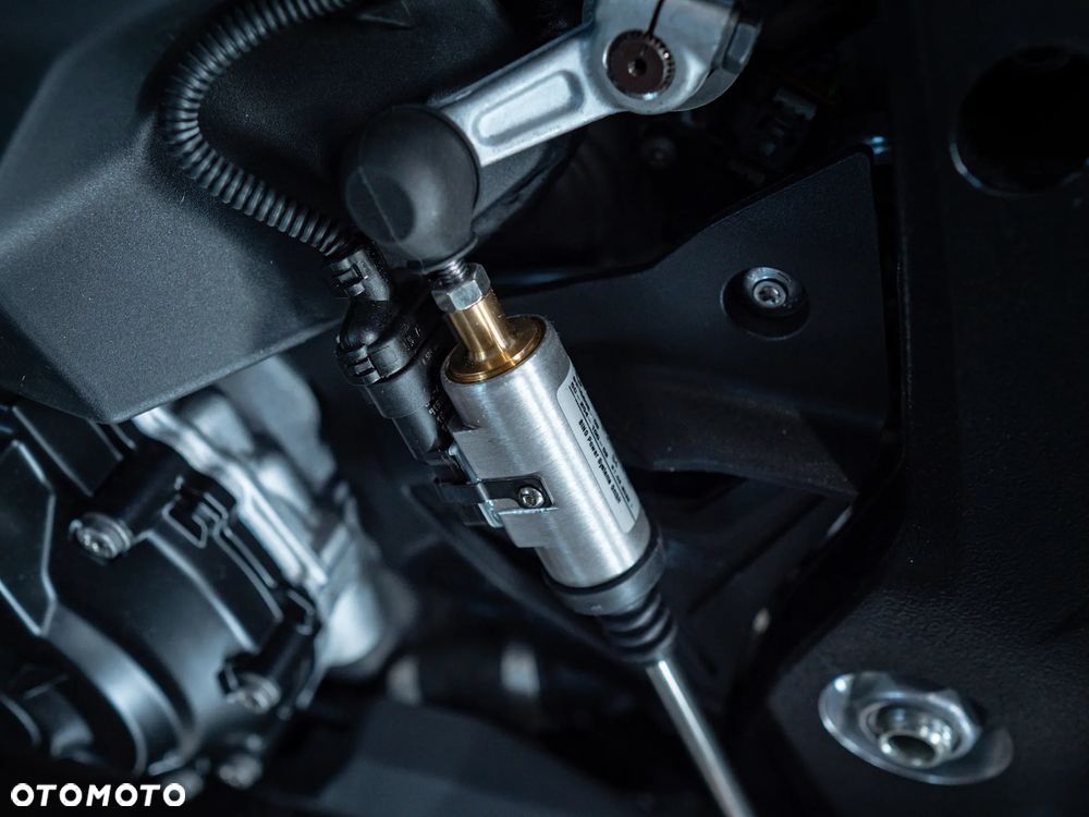 BMW XR - 16