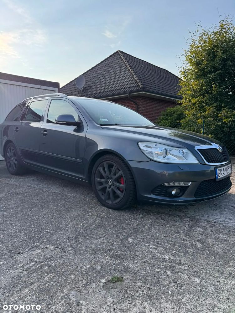 Skoda Octavia 2.0 TFSI RS DSG - 2