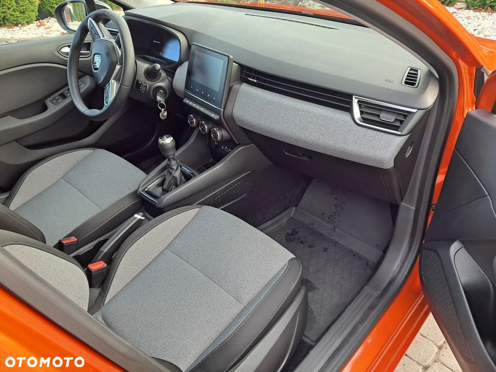 Renault Clio - 11
