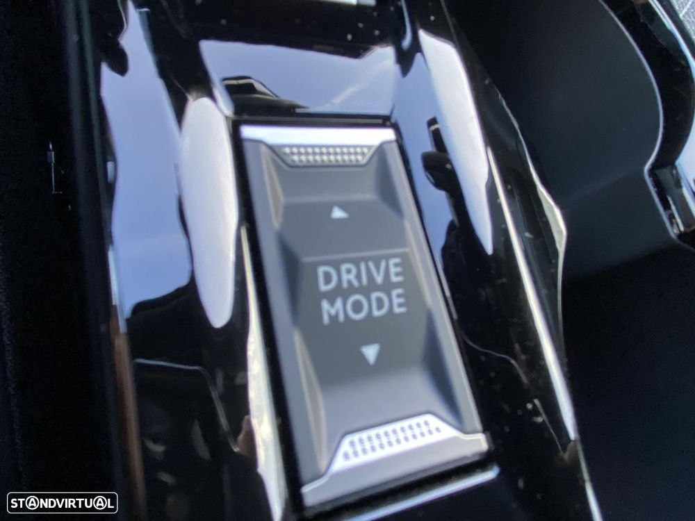 Peugeot e-2008 54 kWh Allure - 12