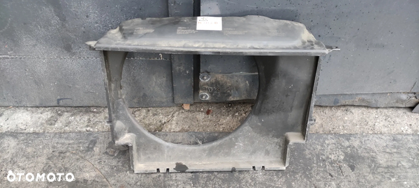 Obudowa osłona wentylatora wisko BMW e39 2,5d 3,0d 2247348