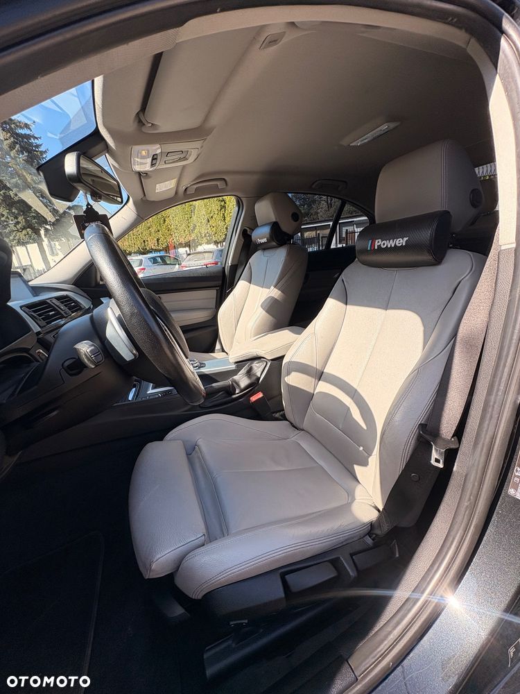 BMW Seria 3 328i Sport Line - 15