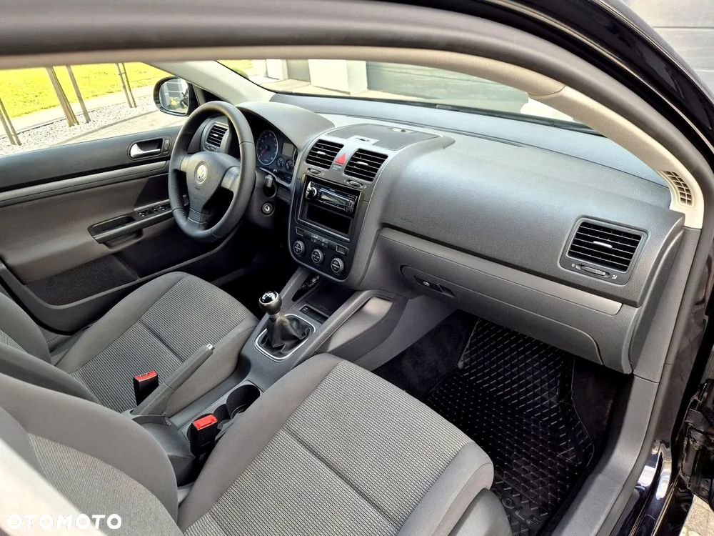 Volkswagen Golf - 18