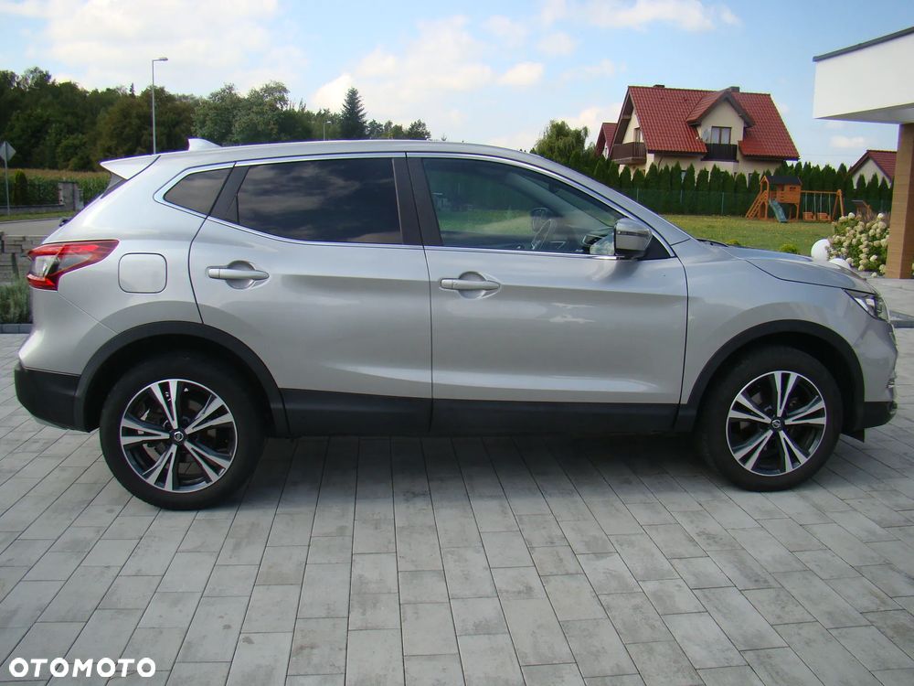 Nissan Qashqai 1.2 DIG-T N-Connecta EU6 - 12