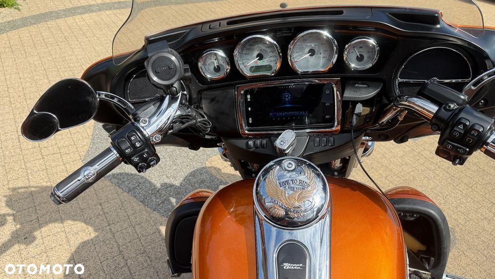 Harley-Davidson Touring Street Glide - 15