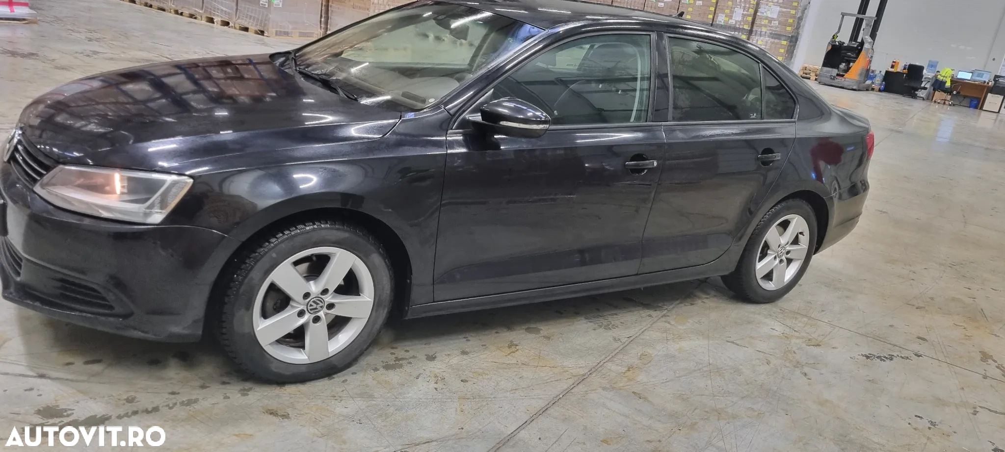 Volkswagen Jetta 1.6 TDI Blue Motion Technology Comfortline - 11