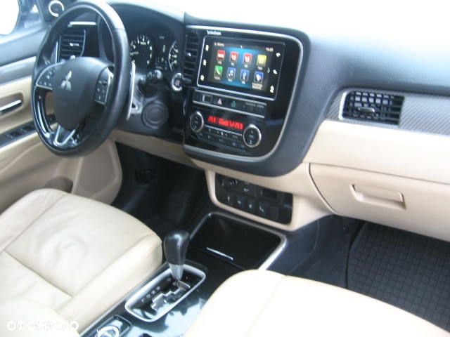Mitsubishi Outlander 2.0 Intense + SDA 4WD CVT - 23