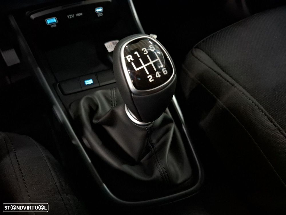 Hyundai Bayon — fotografia 18