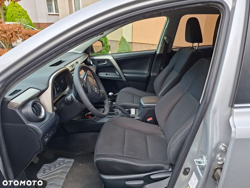 Toyota RAV4 2.0 D-4D Active 4x2 - 13