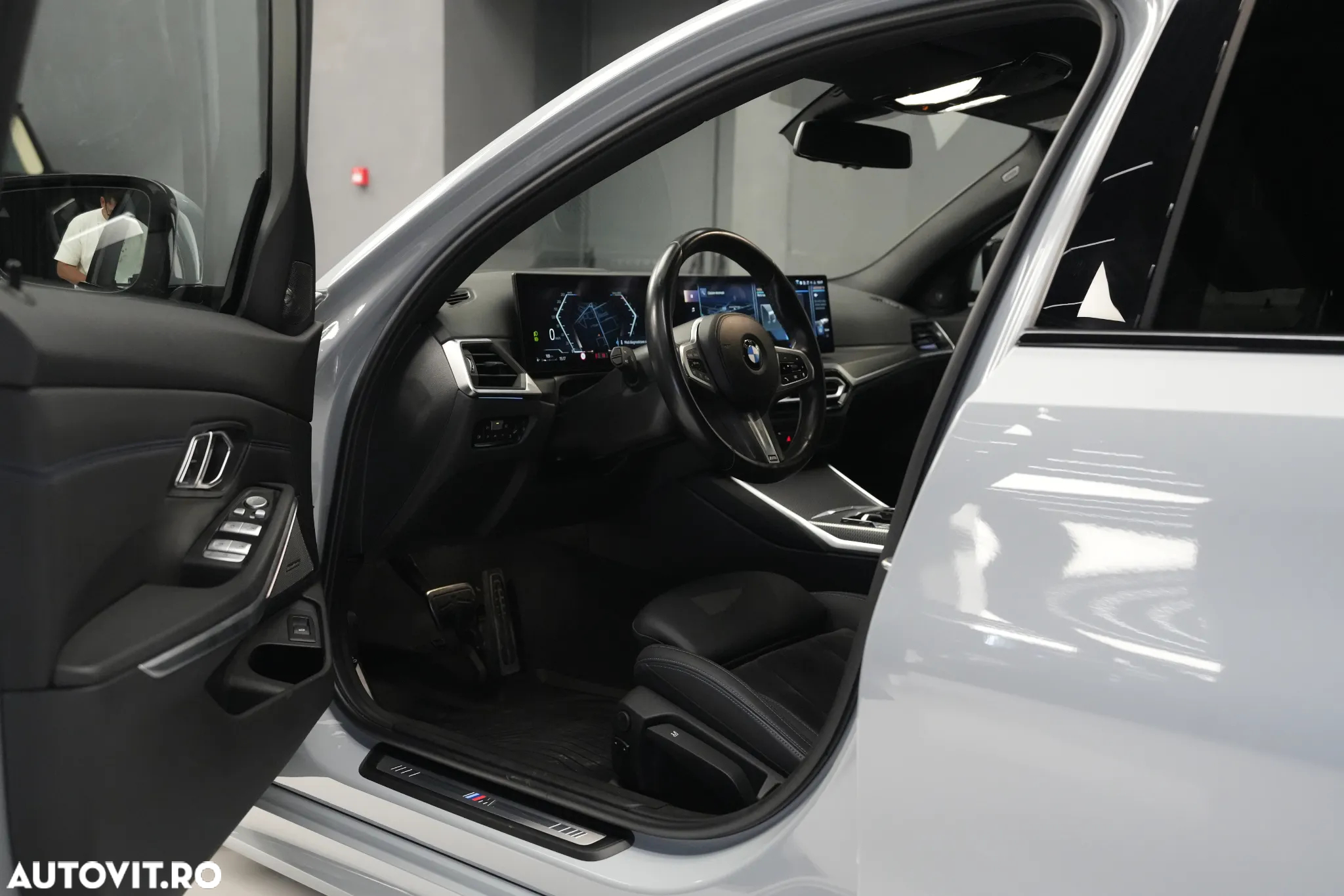 BMW Seria 3 320i xDrive AT - 11