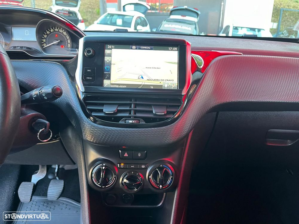 Peugeot 2008 1.6 BlueHDi Style - 24