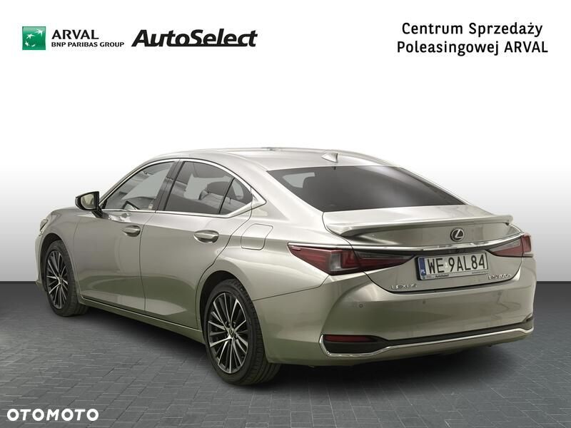 Lexus ES 300h Business Edition - 3