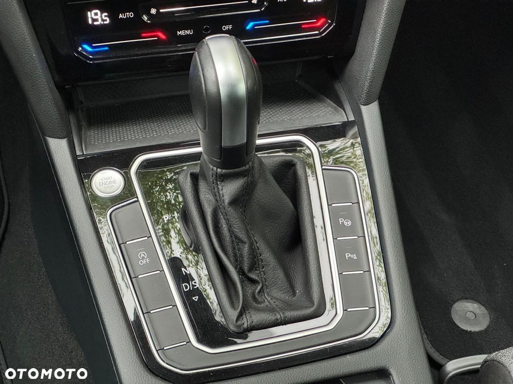 Volkswagen Passat 2.0 TDI EVO Business DSG - 26