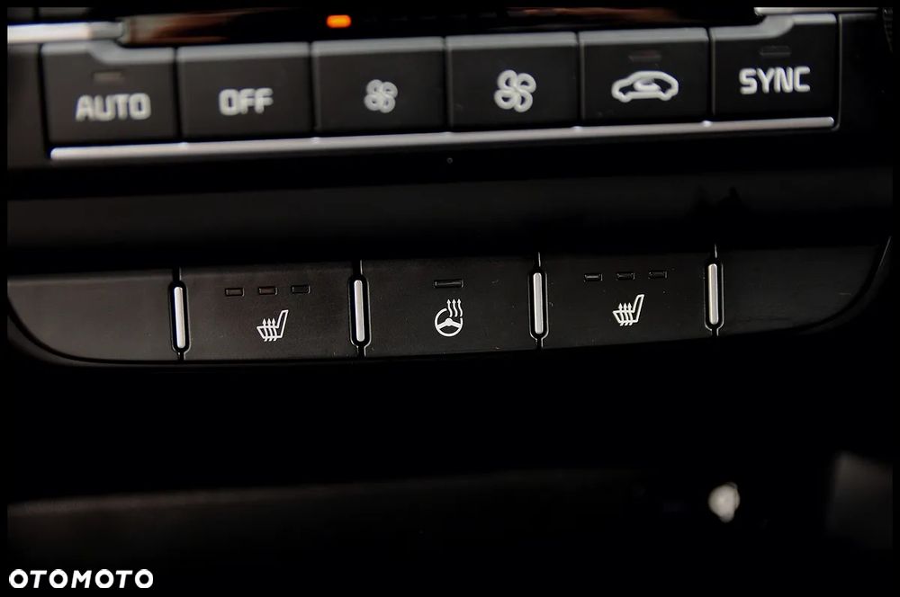 Kia ProCeed 1.5 T-GDI DCT7 OPF GT LINE - 38