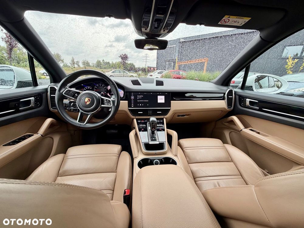 Porsche Cayenne Standard - 25