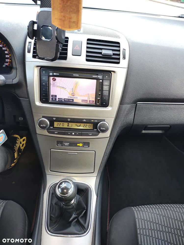 Toyota Avensis 2.0 D-4D 2010 - 18