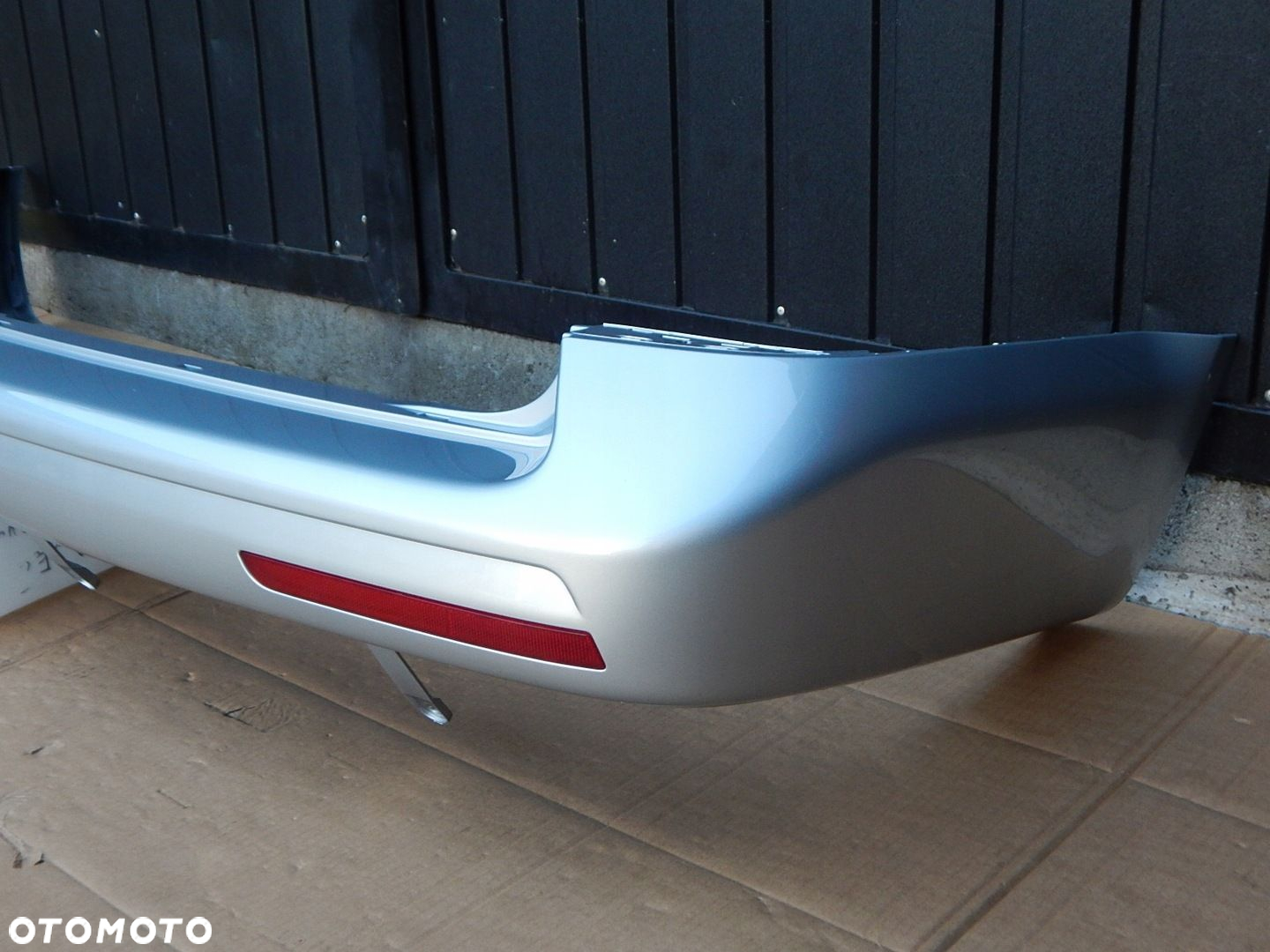 VW T5 LIFT CARAVELLE zderzak tył tylny srebrny LA7W DRZWI SKRZYDEŁKA IGŁA - 2