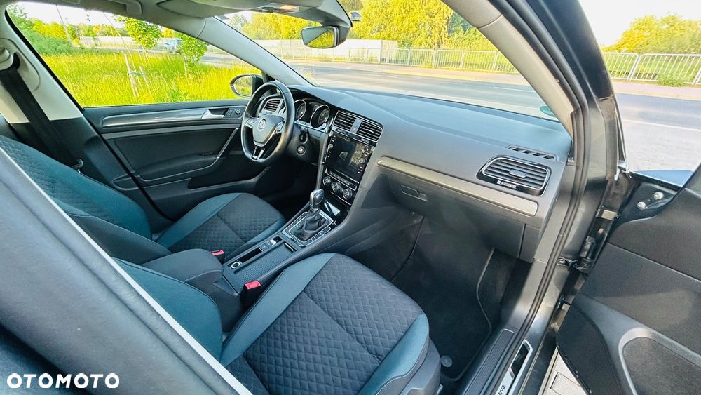 Volkswagen Golf 1.6 TDI SCR DSG IQ.DRIVE - 34