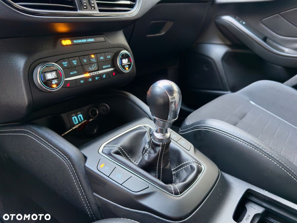 Ford Focus 2.0 EcoBlue ST - 15