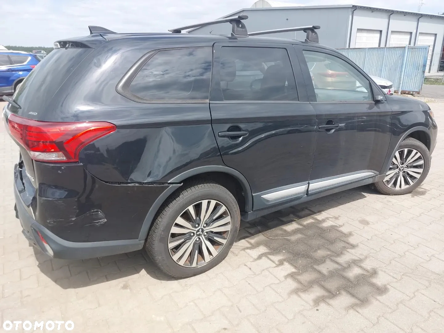 Mitsubishi Outlander - 4
