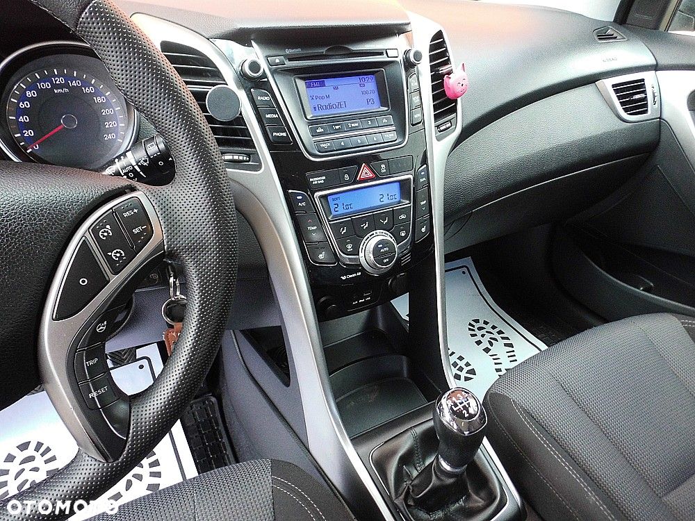 Hyundai i30 1.6 CRDi Fifa World Cup Edition - 20
