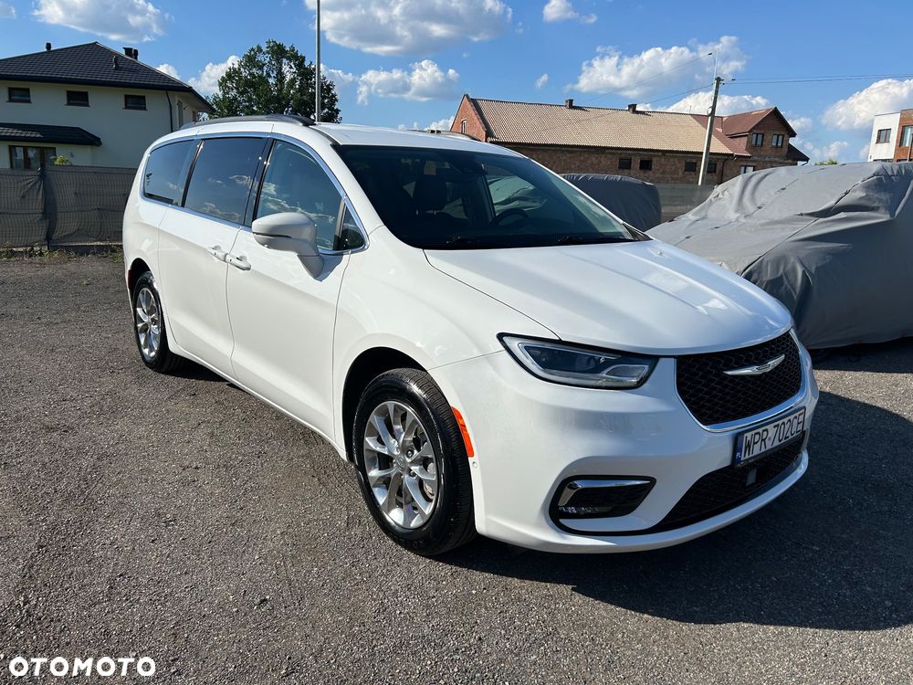 Chrysler Pacifica - 17