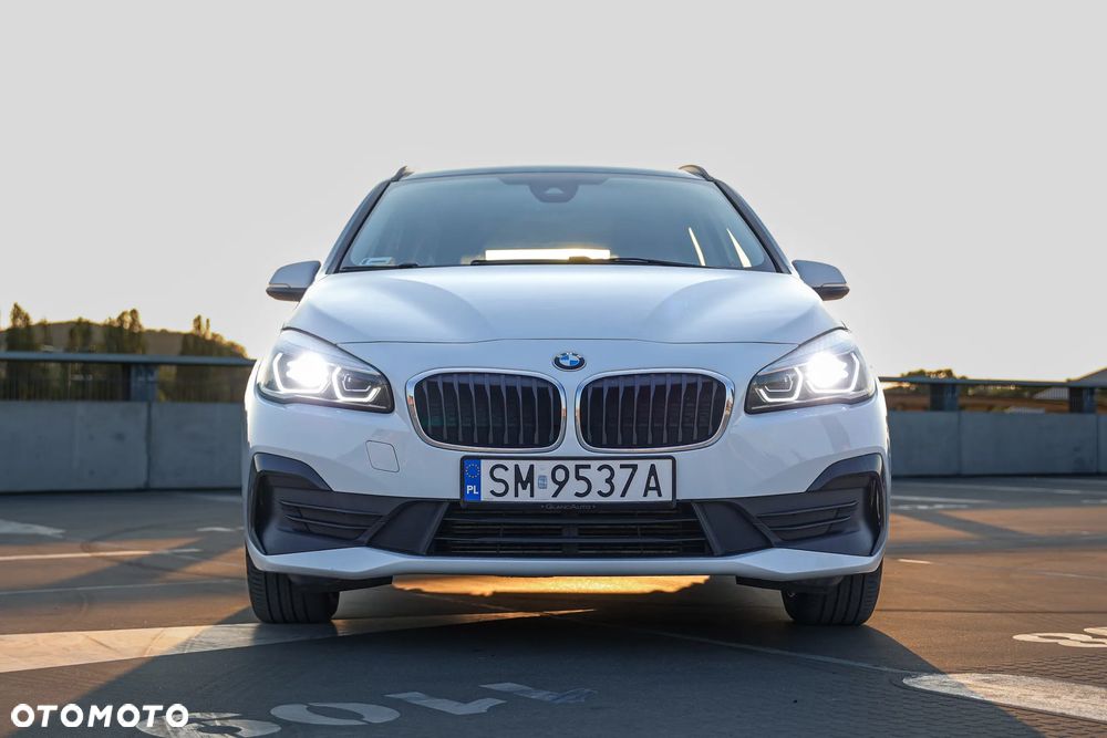 BMW Seria 2 218d - 34