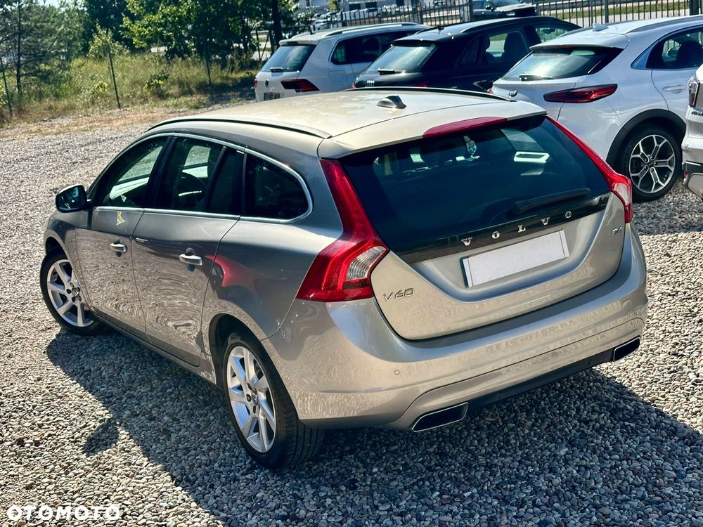 Volvo V60 D4 Momentum - 4