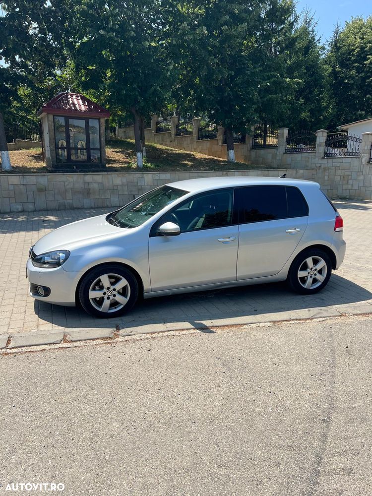 Volkswagen Golf 2.0 TDI DPF BlueMotion Technology DSG Comfortline - 2