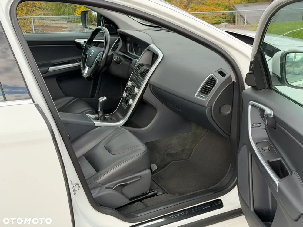 Volvo XC 60 D4 Momentum - 18