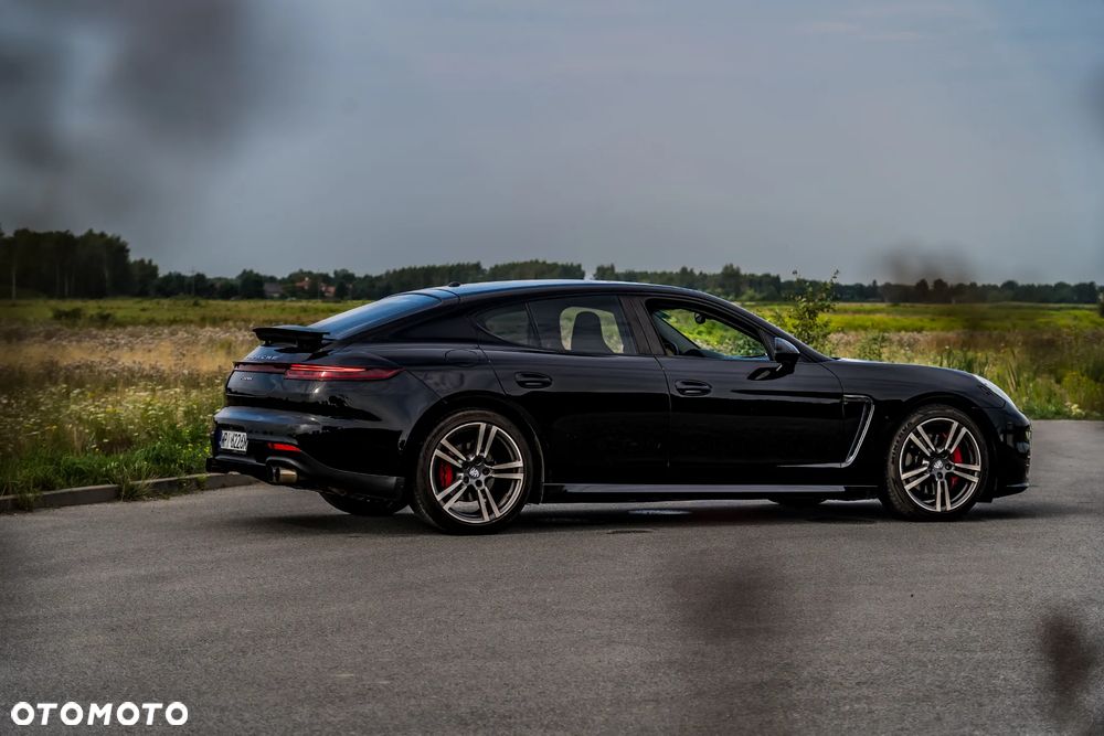 Porsche Panamera PDK - 8