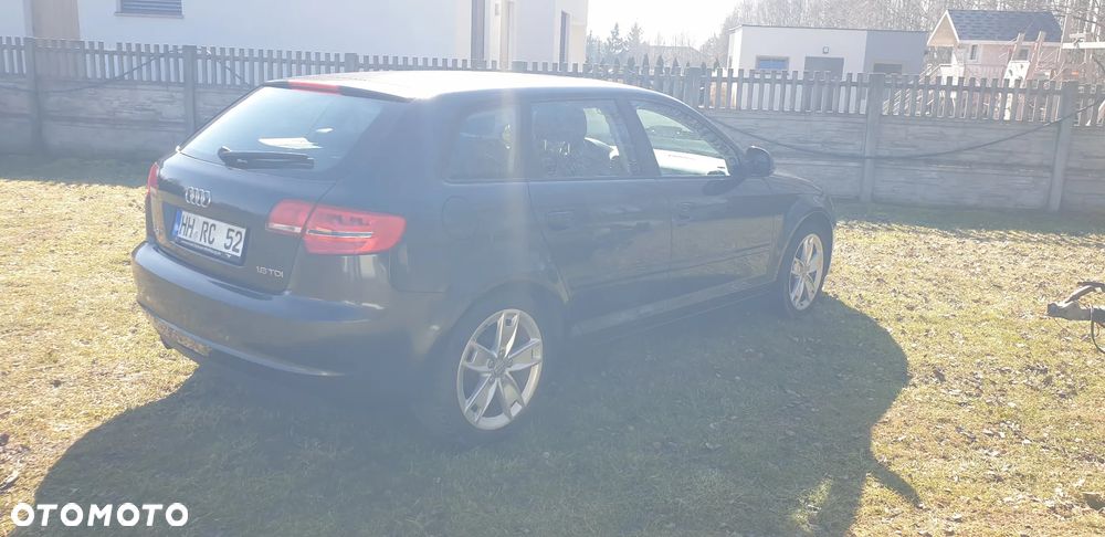Audi A3 Sportback 1.6 TDI DPF Attraction - 5