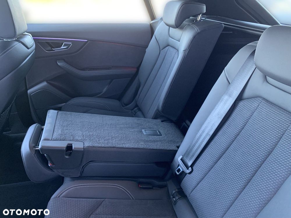 Audi Q8 - 35