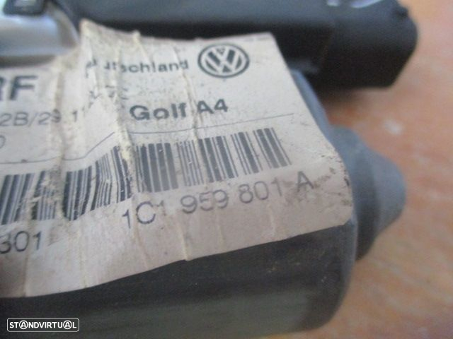 Motor Elevador Vidro 1C1959801A VW GOLF 4 2002 1.4I 75CV 5P CINZA FE VW GOLF 4 2001 1.6I 105CV 3P VERDE ESCURO - 2