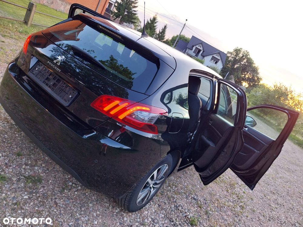 Peugeot 308 BlueHDi 130 Stop & Start Allure Business-Paket - 32