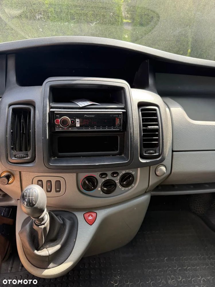 Opel Vivaro - 1