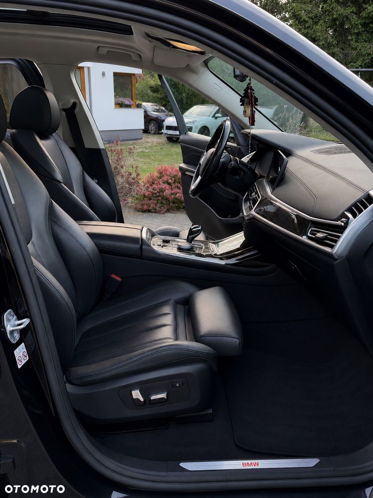 BMW X7 xDrive30d - 26