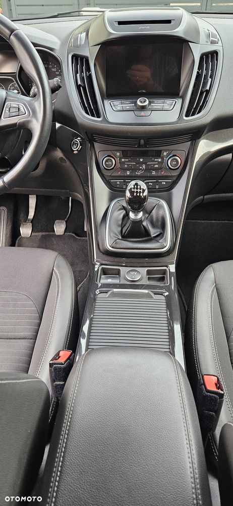 Ford Kuga 1.5 EcoBoost 2x4 Titanium - 19