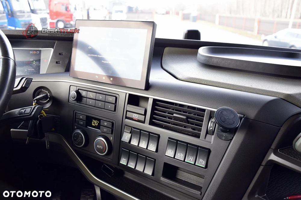 Volvo FH 460 XL  / FULL LED / ZBIORNIKI 1220 L /  PO ZŁOTYM KONTRAKCIE  / STANDARD - 37