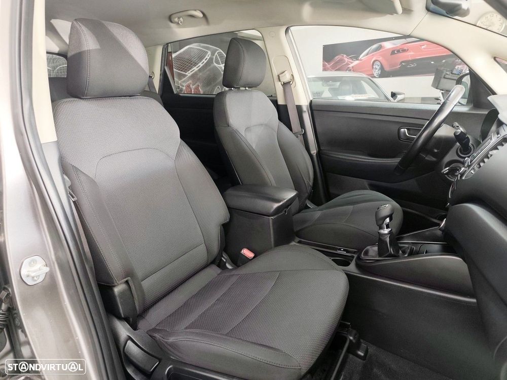 Kia Carens 1.7 CRDi ISG TX - 17