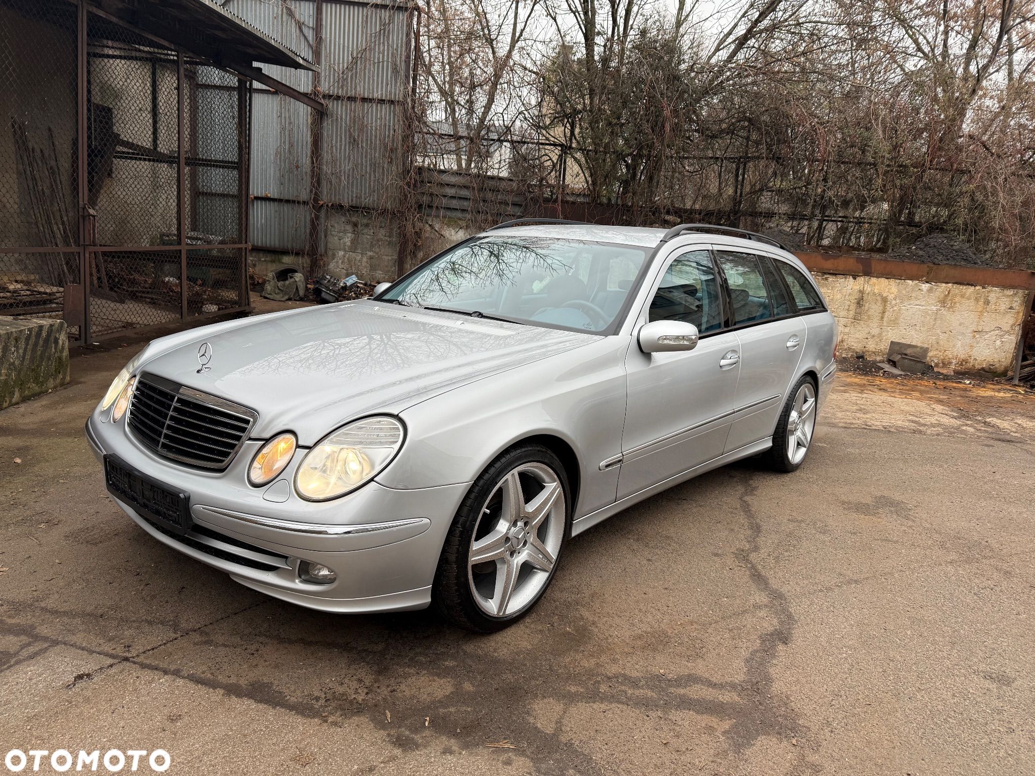 Mercedes-Benz Klasa E 320 T CDI Avantgarde DPF Sport Edition - 1
