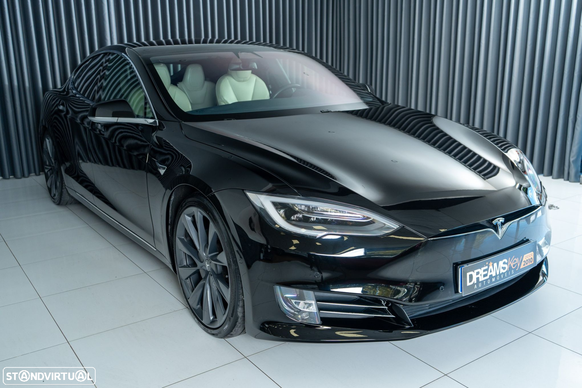 Tesla Model S Long Range - 26