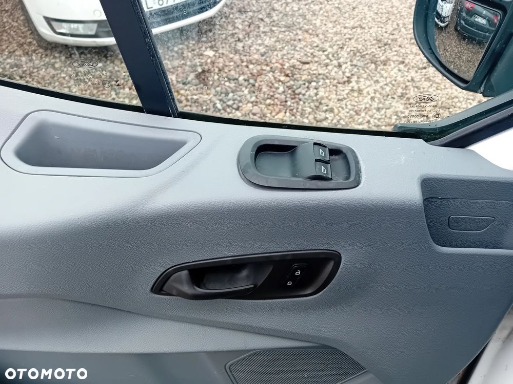 Ford Transit - 18