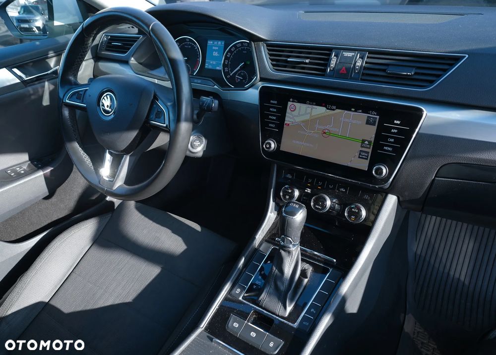 Skoda Superb 2.0 TDI Ambition DSG7 - 21